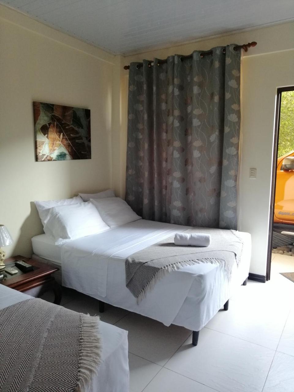 Cabinas Gosen Puntarenas Exterior foto