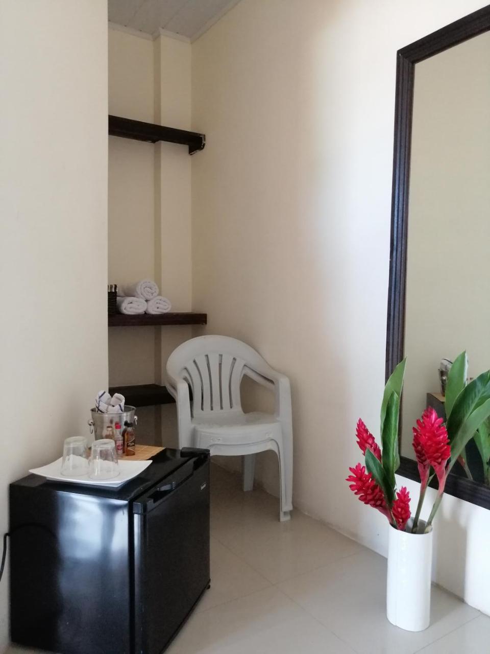 Cabinas Gosen Puntarenas Exterior foto